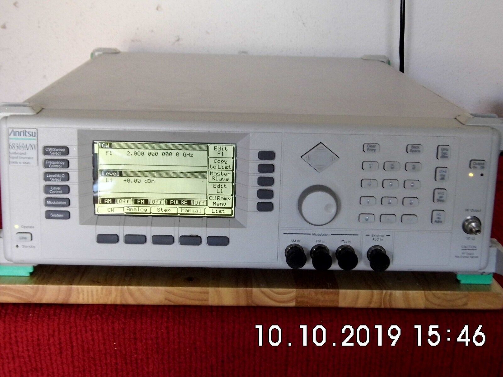 Anritsu 68369A/NV w/2B/11, 10 MHz-40 GHz Syn. w/cal